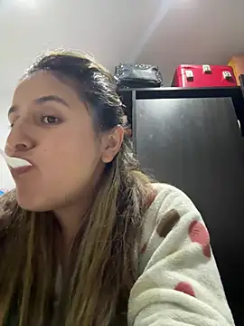 rafaella_stefano's Live Chat Room