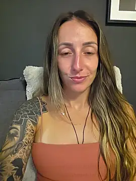NicoleKaiser Pertunjukan Webcam