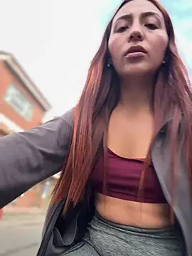 Show modela Queen_Scatlett na web-kameri