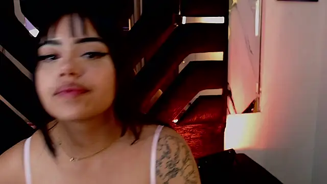 sweetbloomcs Adlı Modelin Canlı XXX Sohbeti