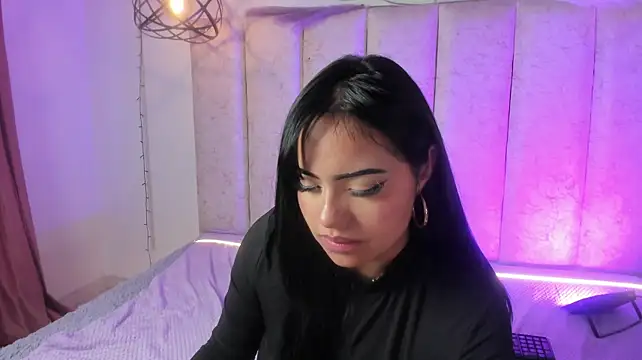 sweetbloomcs Adlı Modelin Canlı XXX Sohbeti