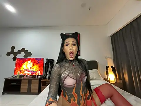 MistressViper28 webcam show