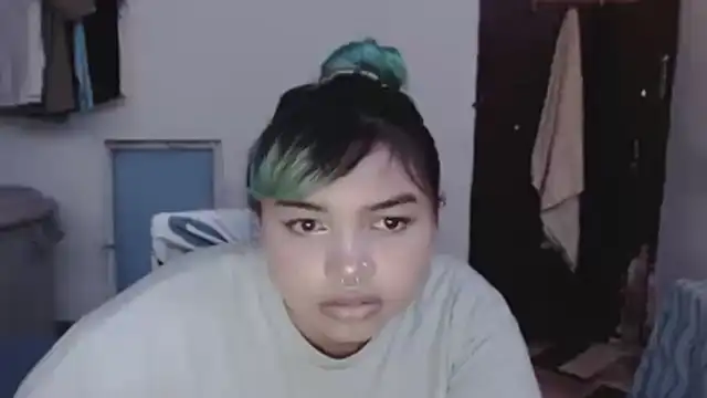 katteyes_20's Live Chat Room