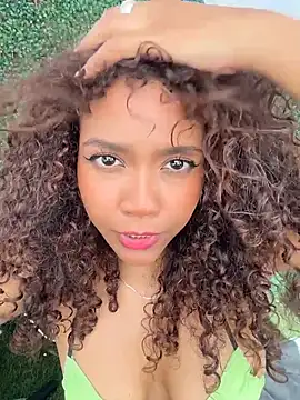 CurlyOopsieXXX's Webcam Show