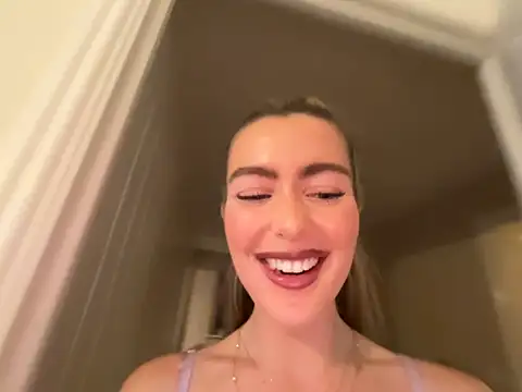 Lola_RaeX Webcam-Show