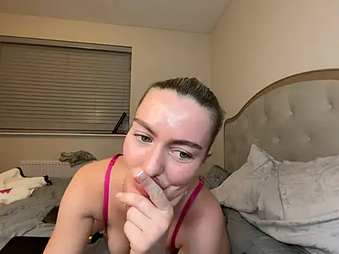 Lola_RaeX Webcamshow