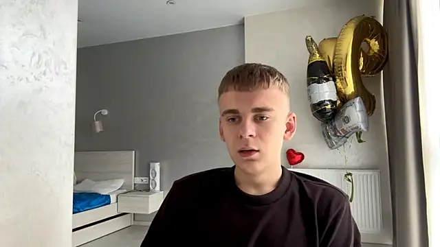 SoloFury Adlı Modelin Canlı XXX Sohbeti