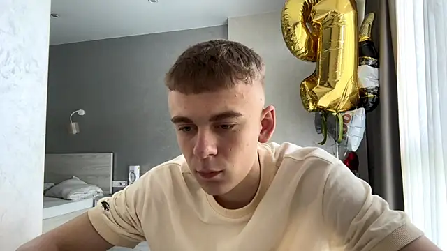 SoloFury 网络视讯表演