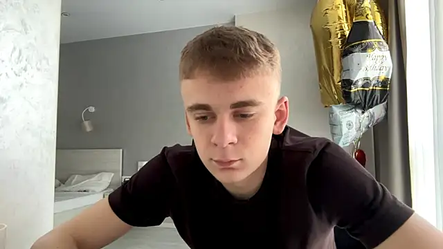 Show modela SoloFury na web-kameri