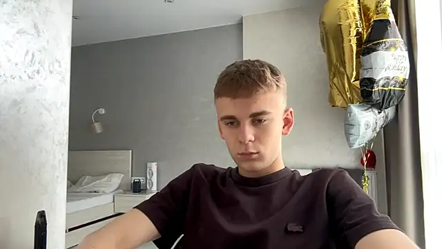Show modela SoloFury na web-kameri