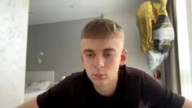 Show modela SoloFury na web-kameri