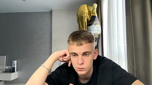 SoloFury élő XXX-chatje
