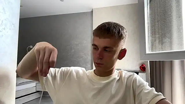 Show modela SoloFury na web-kameri