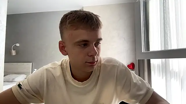 SoloFury webkamerás műsora