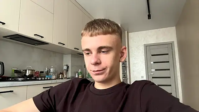 Show modela SoloFury na web-kameri