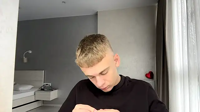 Вебкам-шоу SoloFury