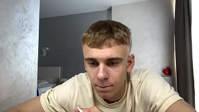 Show modela SoloFury na web-kameri
