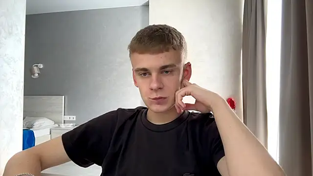 Вебкам-шоу SoloFury