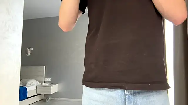 Show modela SoloFury na web-kameri