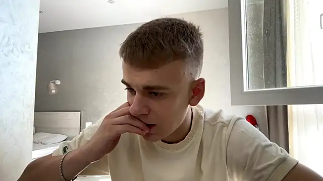 Вебкам-шоу SoloFury