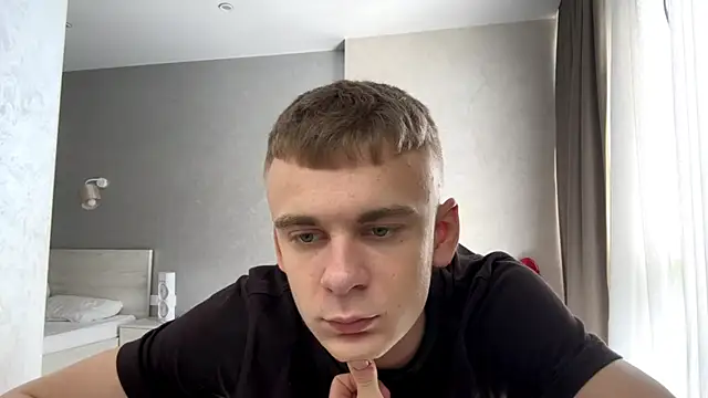 Show modela SoloFury na web-kameri
