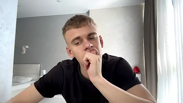 SoloFury webkamerás műsora