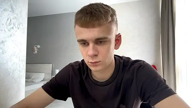 SoloFury 网络视讯表演