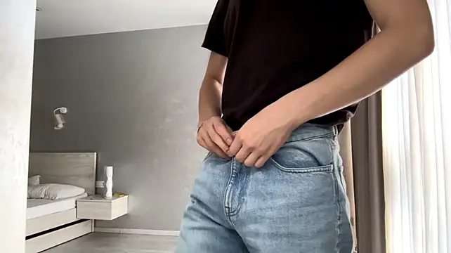 Show modela SoloFury na web-kameri