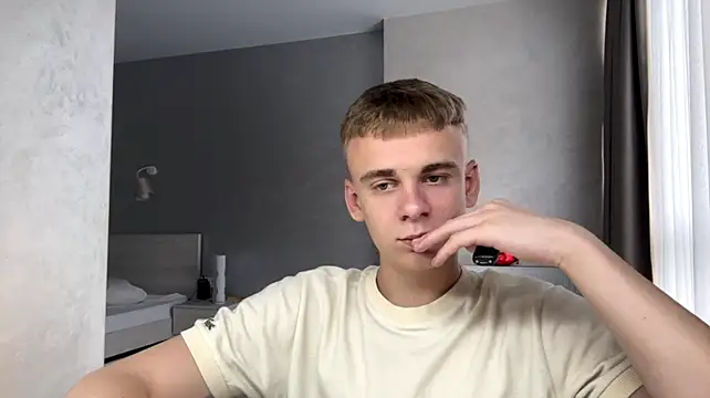 SoloFury Webcam show