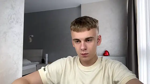 SoloFury Adlı Modelin Web Kamerası Şovu