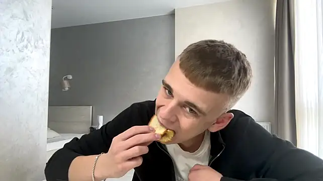 Вебкам-шоу SoloFury