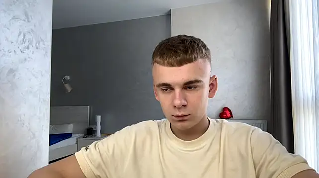 SoloFury: вебкам-шоу