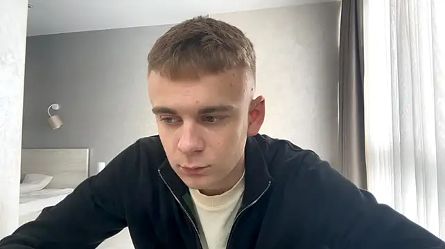 Show modela SoloFury na web-kameri
