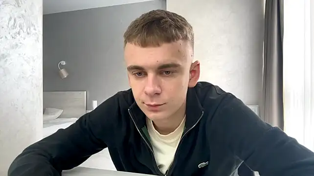 Show modela SoloFury na web-kameri