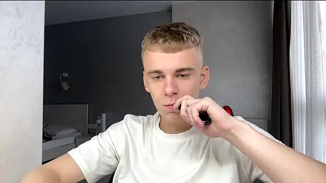 SoloFury webcam show