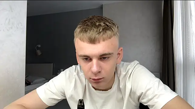 SoloFury Pertunjukan Webcam