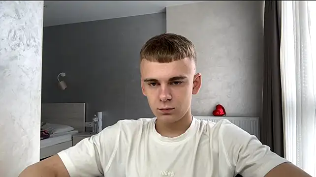 SoloFury 网络视讯表演