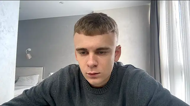 Show modela SoloFury na web-kameri