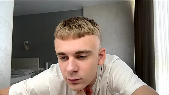 XXX chat uživo modela SoloFury