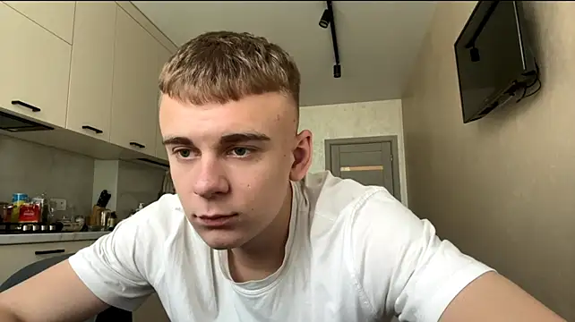 Show modela SoloFury na web-kameri