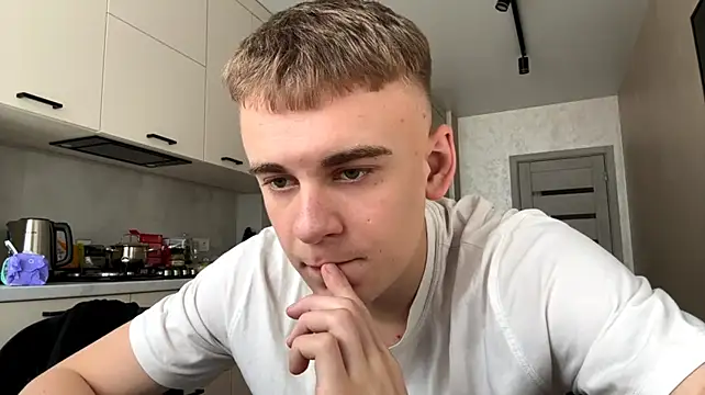 Вебкам-шоу SoloFury