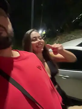 הופעת וובקאם של lindaandtony