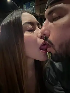 lindaandtony: вебкам-шоу