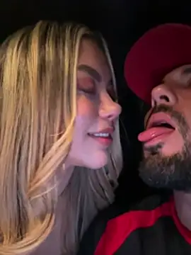lindaandtony's Webcam Show