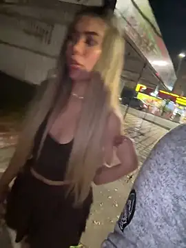 הופעת ווב קאם של lindaandtony