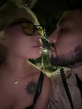 lindaandtony Pertunjukan Webcam