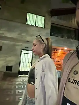 lindaandtony Pertunjukan Webcam