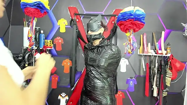 Show modela BDSM_ESTREME na web-kameri