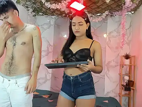 הופעת וובקאם של Nahomi_hot_77