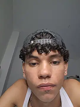 Samu_cint Show in webcam